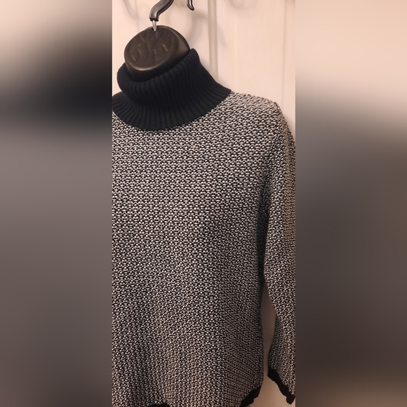 Karen Scott Black and White Knit Sweater - Picture 4 of 10